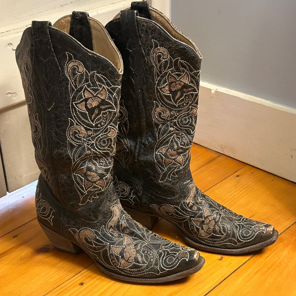 Corral Western Embroidered and Inlayed Cowboy Boots